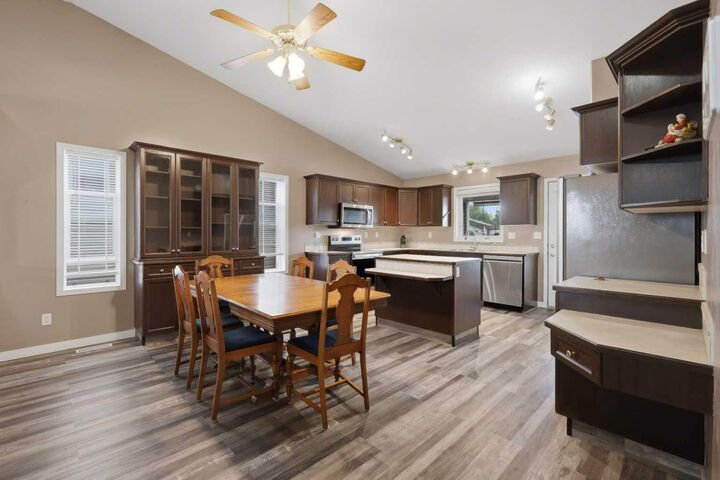 Property Photo:  142 Robinson  AB T0M 1R0 