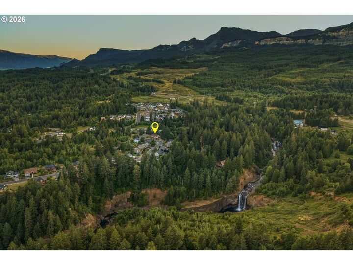 Property Photo: 945 NW Angel Heights Rd WA 98648