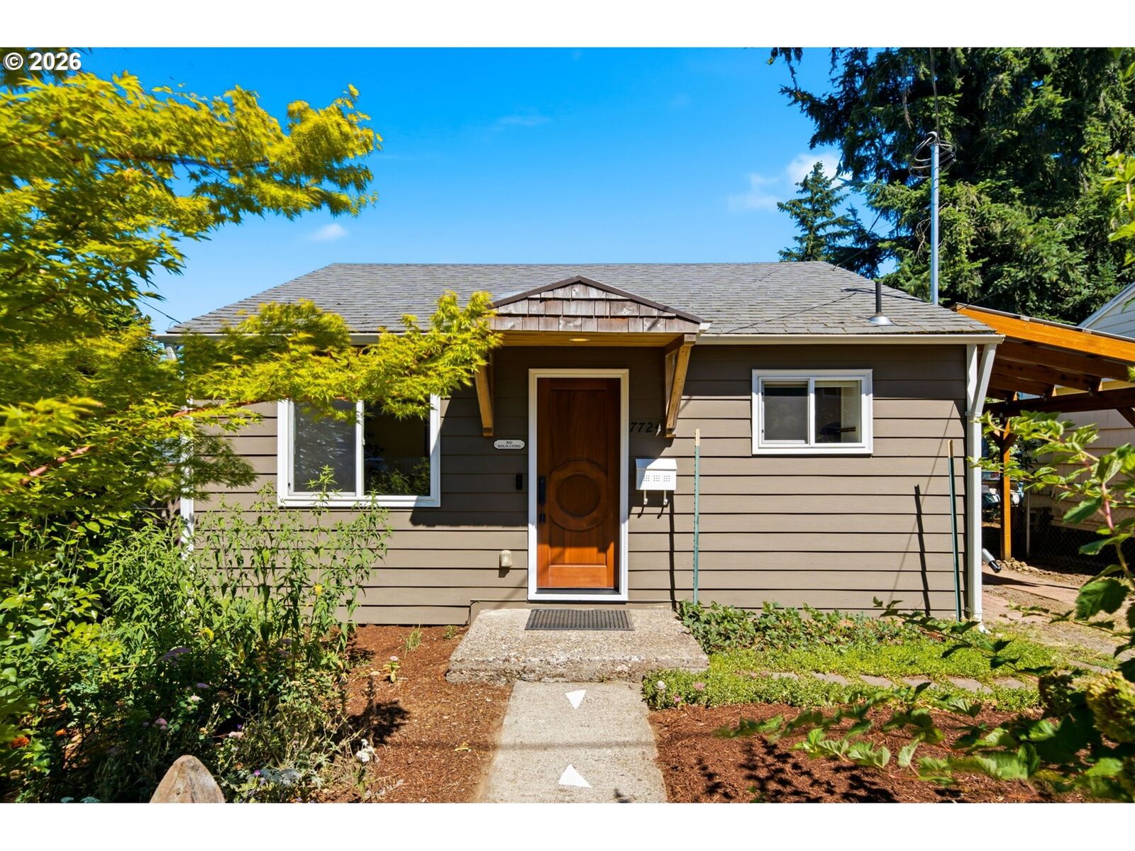 Property Photo: 7724 SE 65th Ave OR 97206