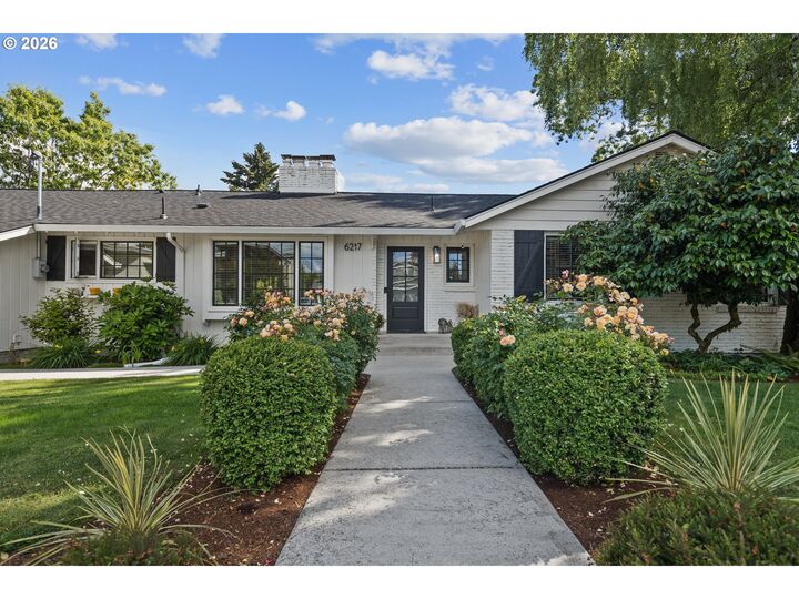 Property Photo:  6217 Buena Vista Dr  WA 98661 