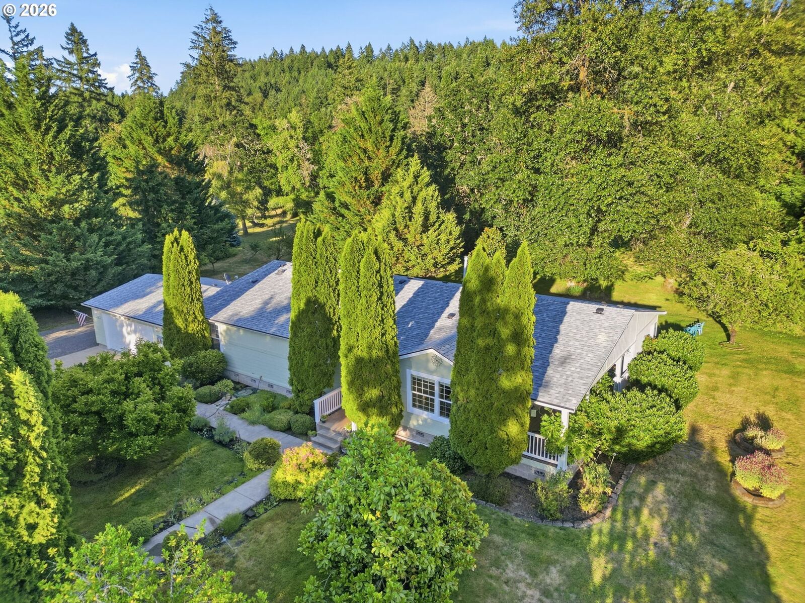 Property Photo: 92319 Marcola Rd OR 97454