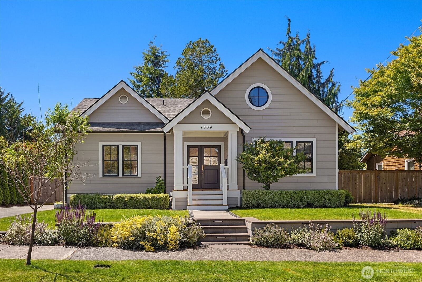Property Photo:  7309  48th Avenue NE  WA 98115 