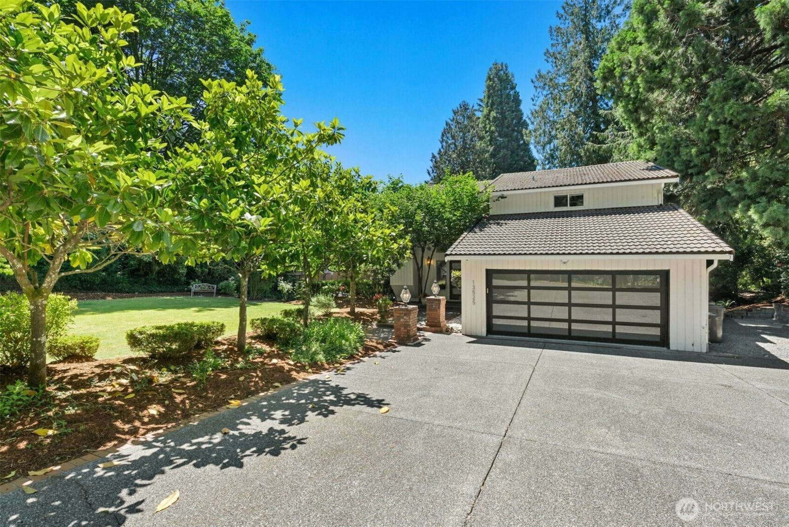 Property Photo: 13525 62nd Avenue NE WA 98034