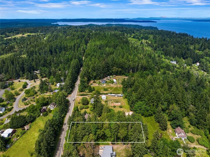 Property Photo: 113 Xx North Madison Avenue NE WA 98110