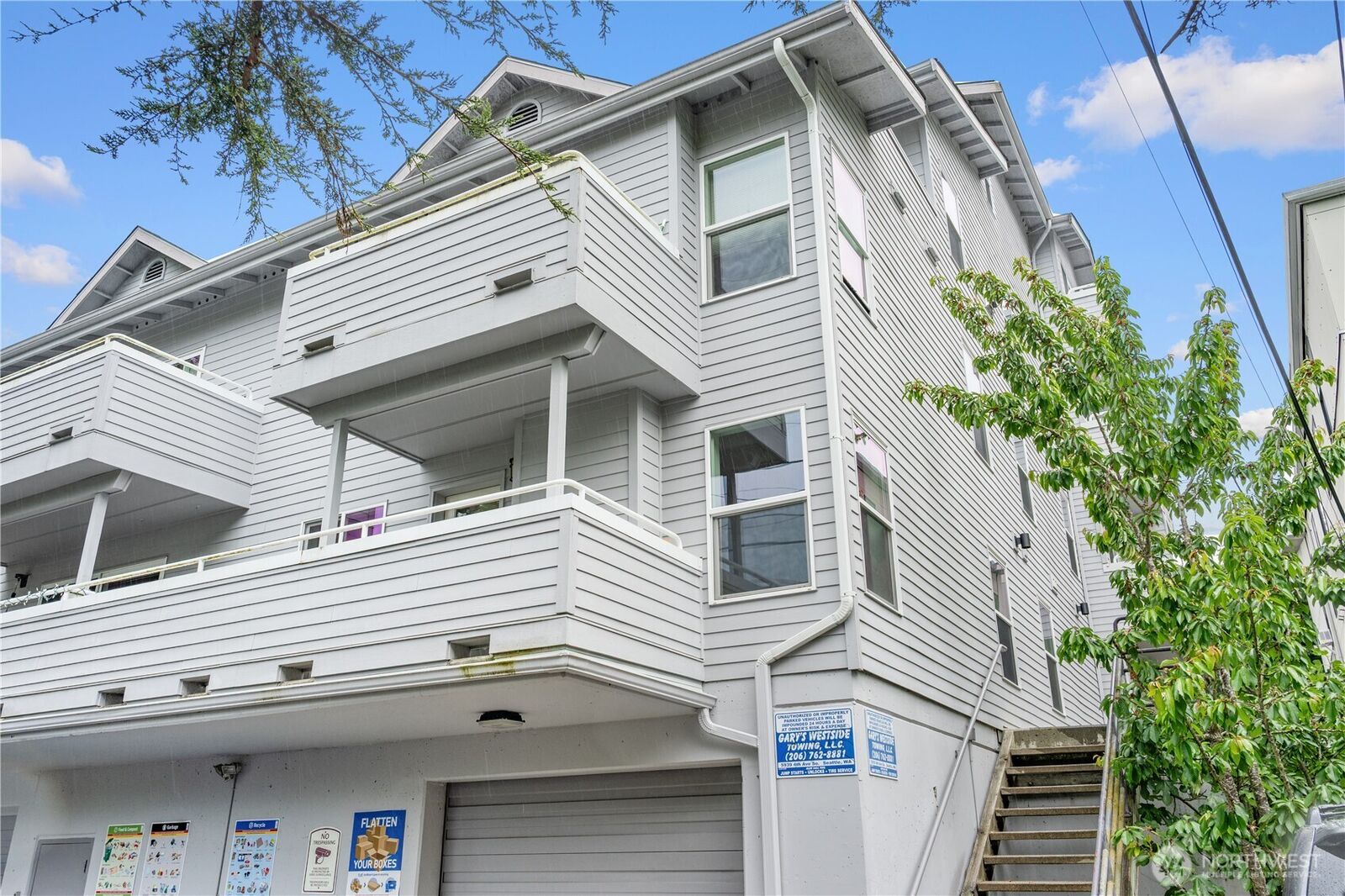Property Photo: 3435 California Avenue SW 103 WA 98116