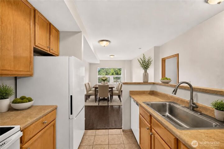 Property Photo:  512  Darby Drive 208  WA 98226 