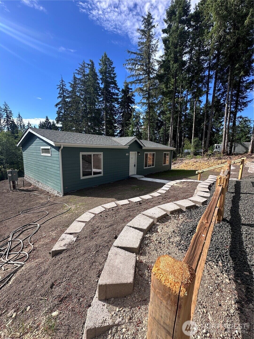 Property Photo: 1561 E Trails End Drive WA 98528