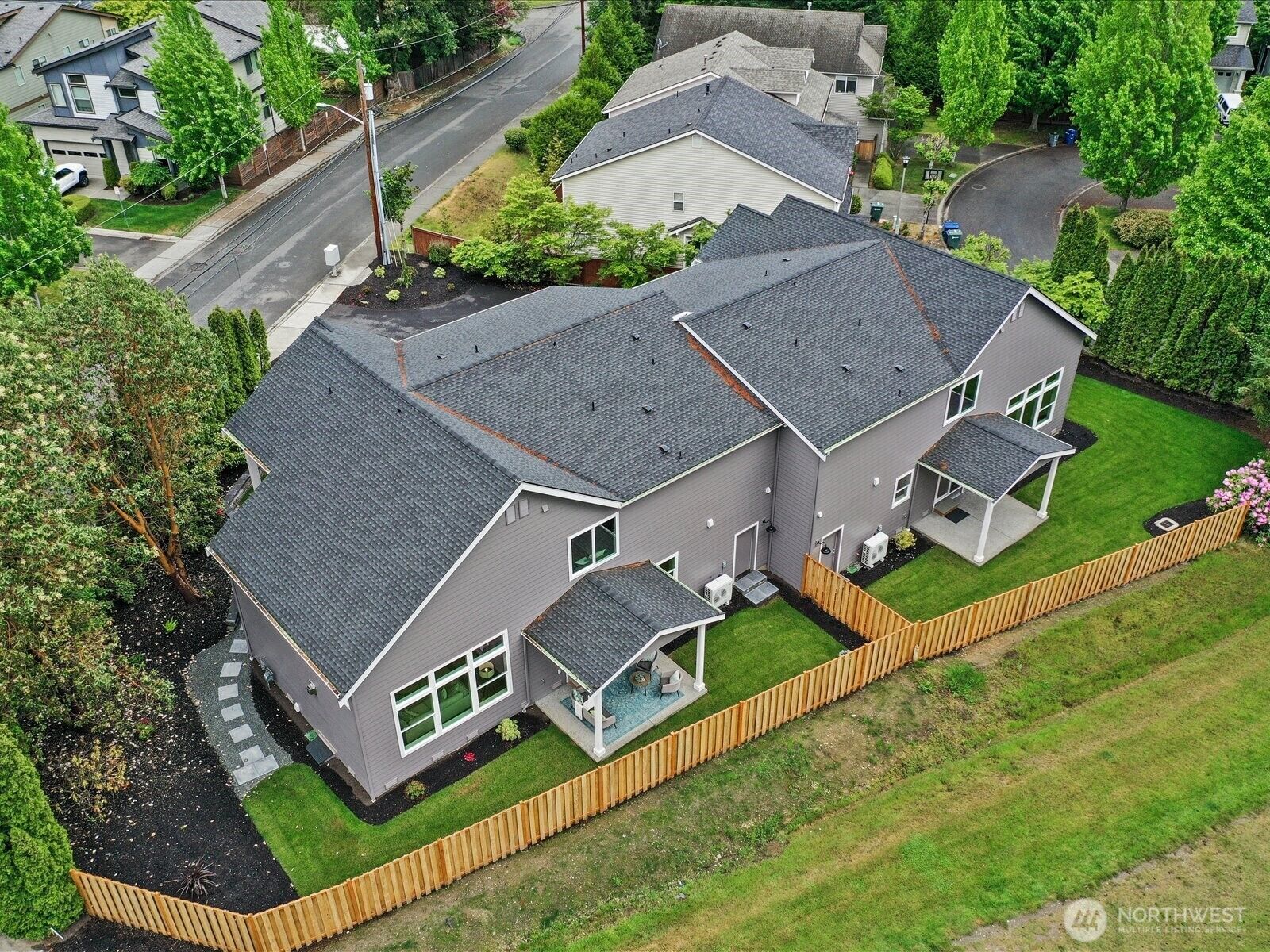 Property Photo: 9207 NE 175th Street B WA 98011