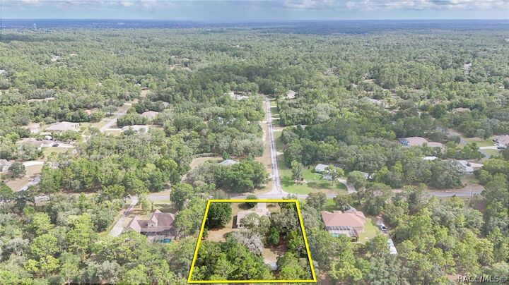 Property Photo: 2340 W Tall Oaks Drive FL 34465