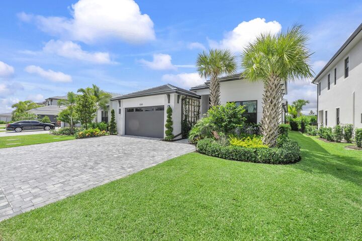 Property Photo: 12511 Solana Bay Circle FL 33412