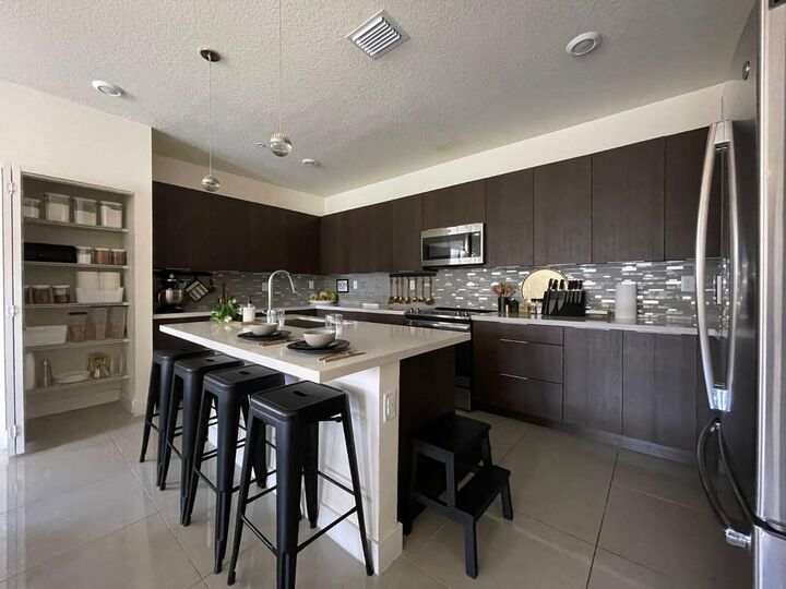 Property Photo:  4713 NW 84th Court  FL 33166 
