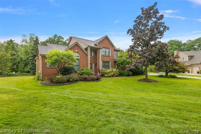 Property Photo:  8117 Remington Court  MI 48348 