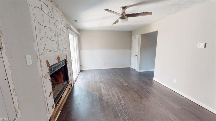 Property Photo:  3208 Clover Rd E  VA 23321 