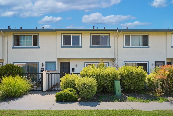 Property Photo: 4437 Bolivar Place CA 94587