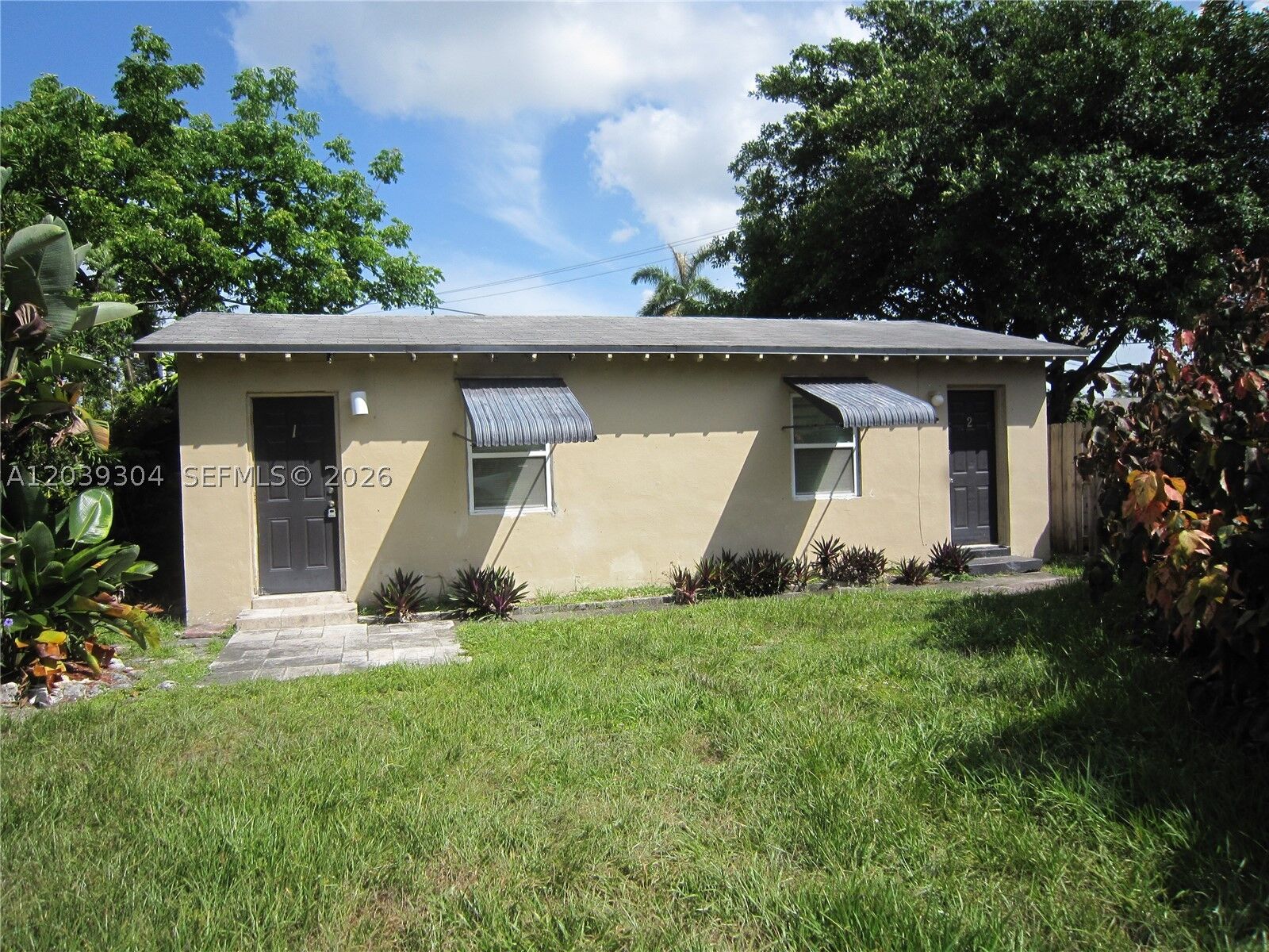 Property Photo:  411 Columbus Pkwy 1  FL 33021 
