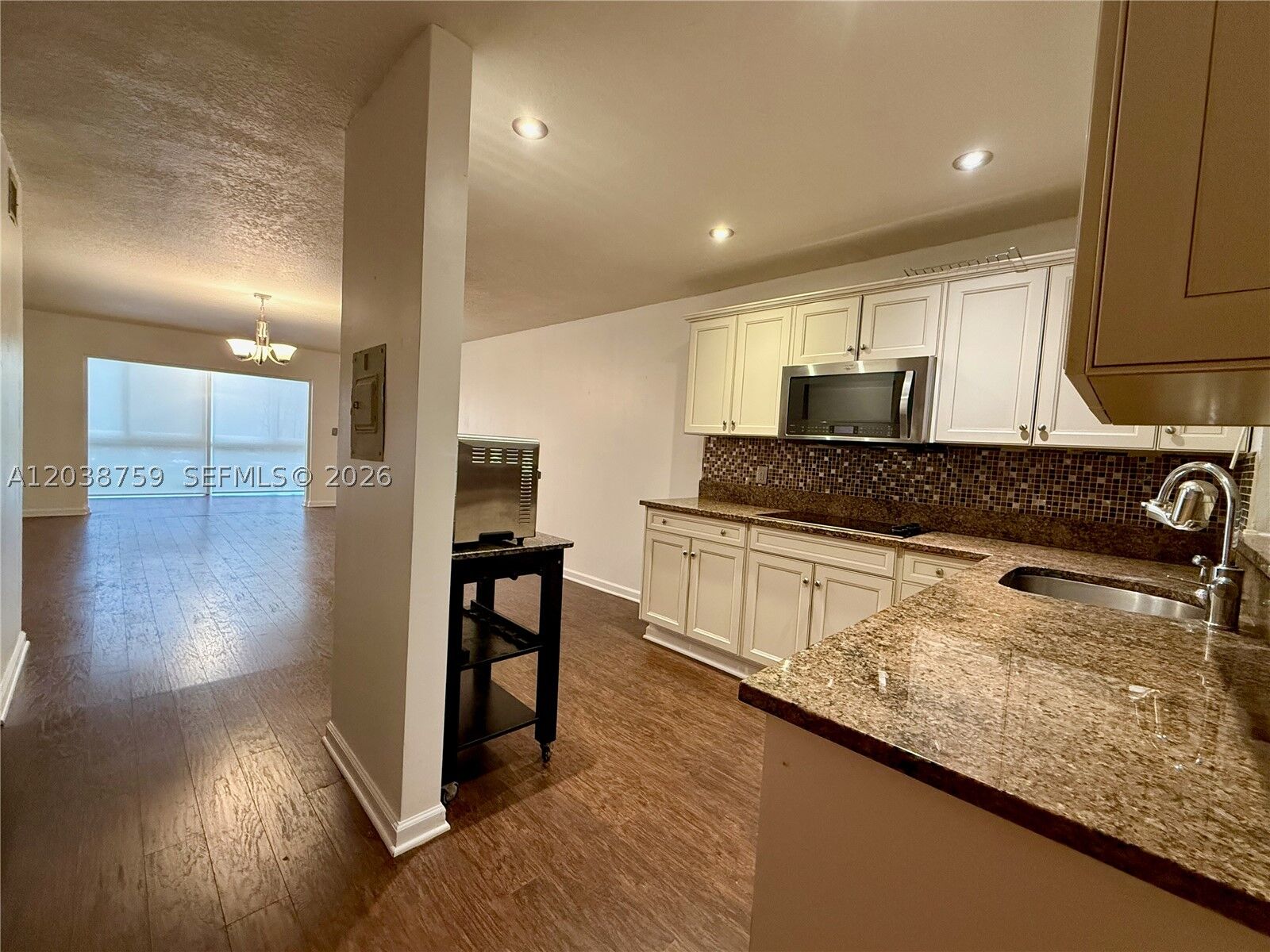 Property Photo: 3048 E Sunrise Lakes Dr 217 FL 33322