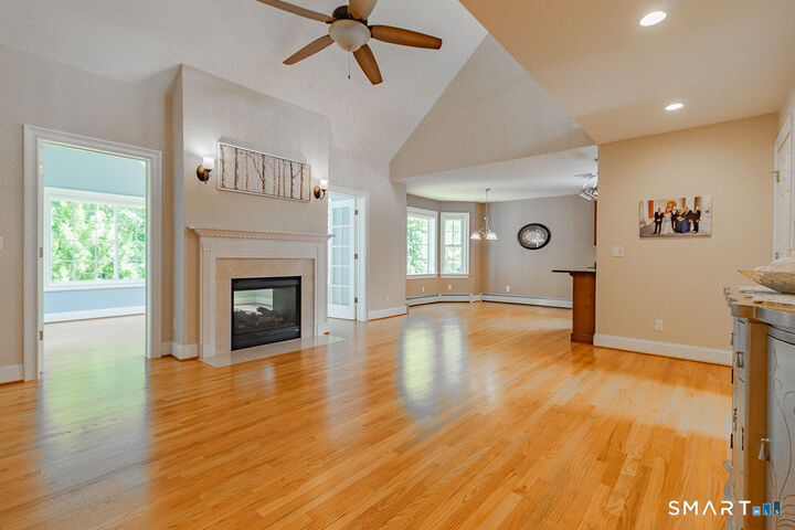 Property Photo:  9 Streamside Lane 9  CT 06037 
