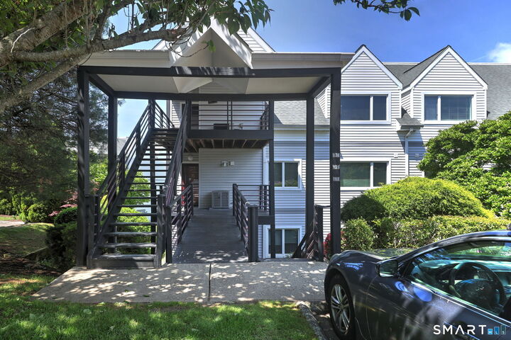 Property Photo:  1128 Windward Road 1128  CT 06461 
