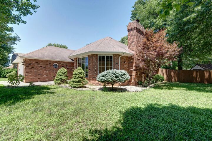Property Photo:  2129 E Cherryvale Street  MO 65804 