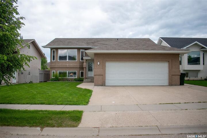 71 Longpre Crescent — photo 1