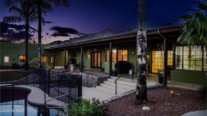 Property Photo: 6201 N Craycroft Road AZ 85750