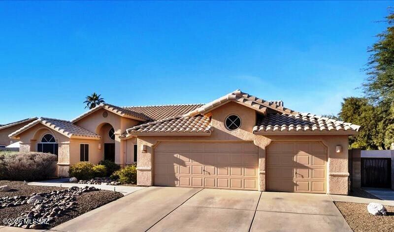 Property Photo: 8911 N Palm Brook Drive AZ 85743
