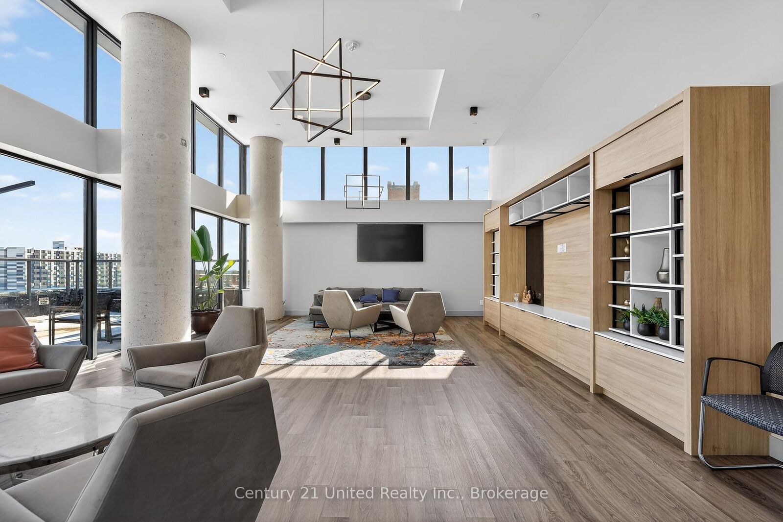 Property Photo:  80 Bond Street E 816  ON L1G 0E6 