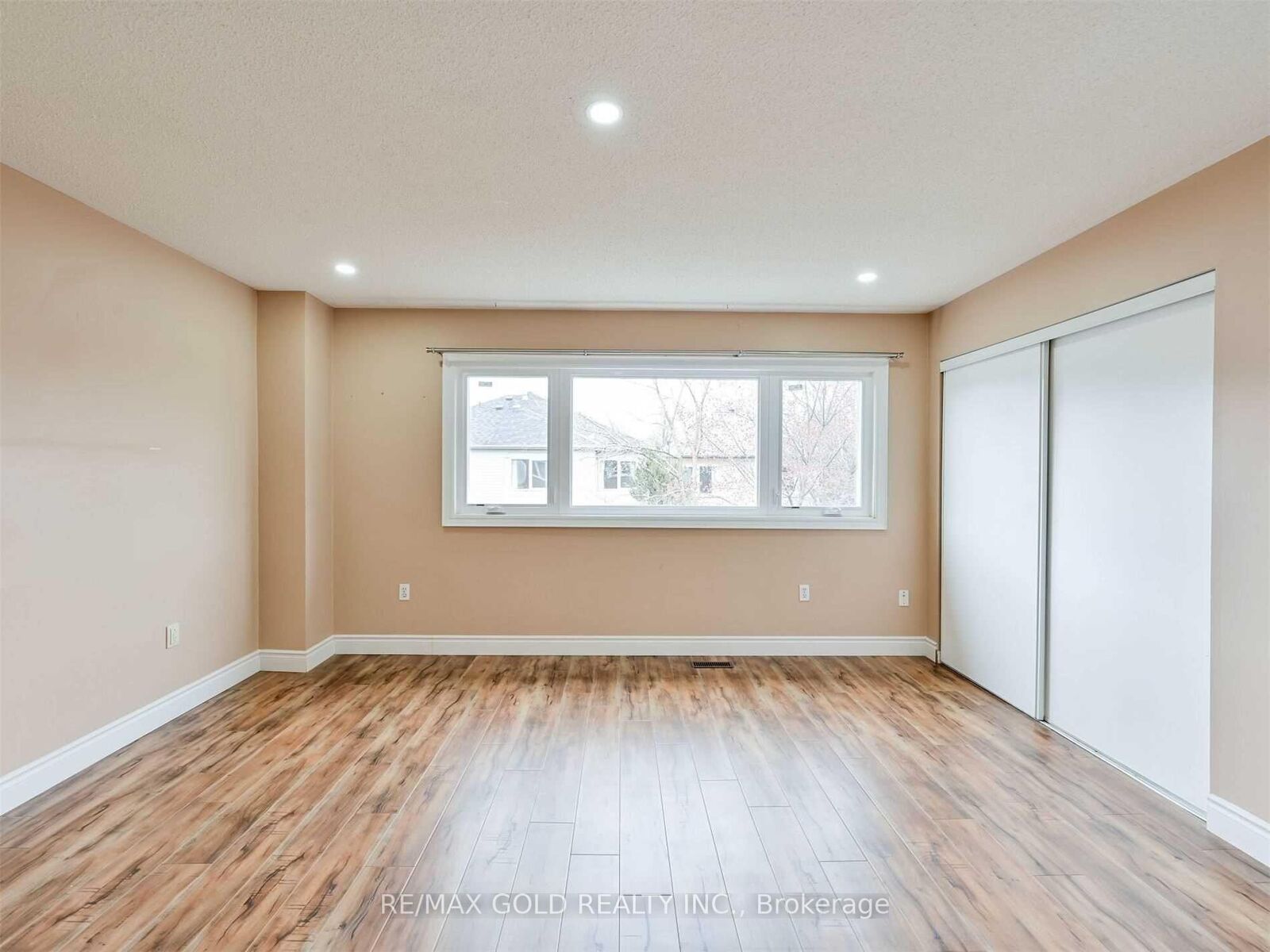 Property Photo: 171 Fernforest Drive ON L6R 1T7