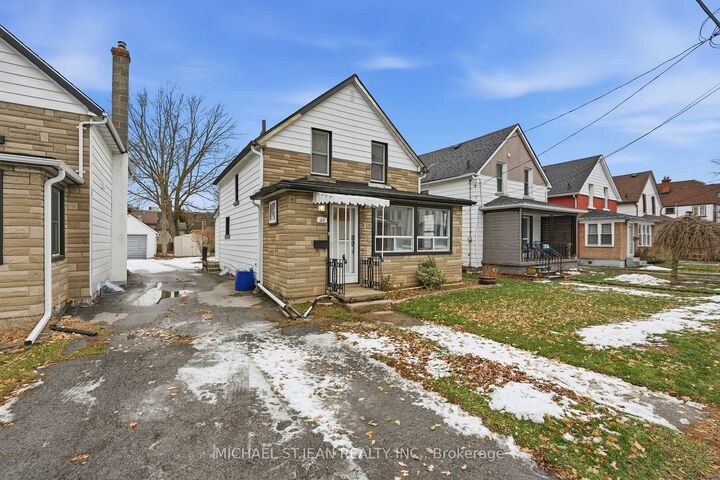 Property Photo: 20 York Street ON L3B 4A6