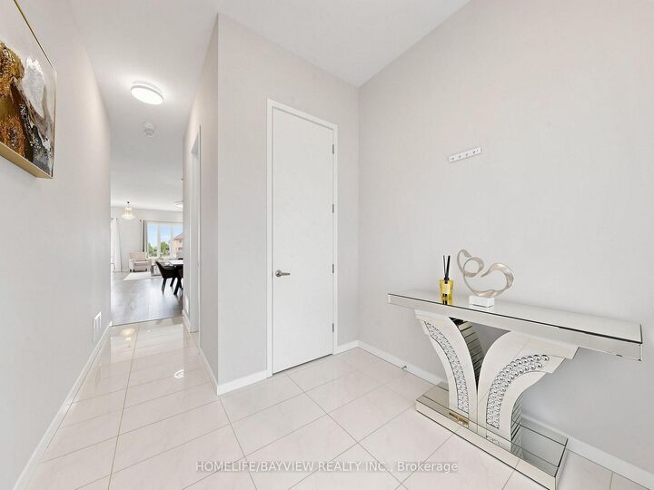 Property Photo: 240 Elyse Court ON L4G 2C9