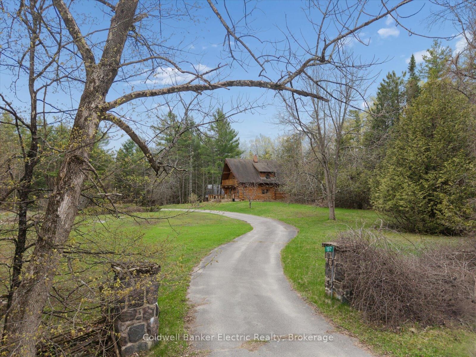 Property Photo: 197 Hillside Drive ON K0M 1C0