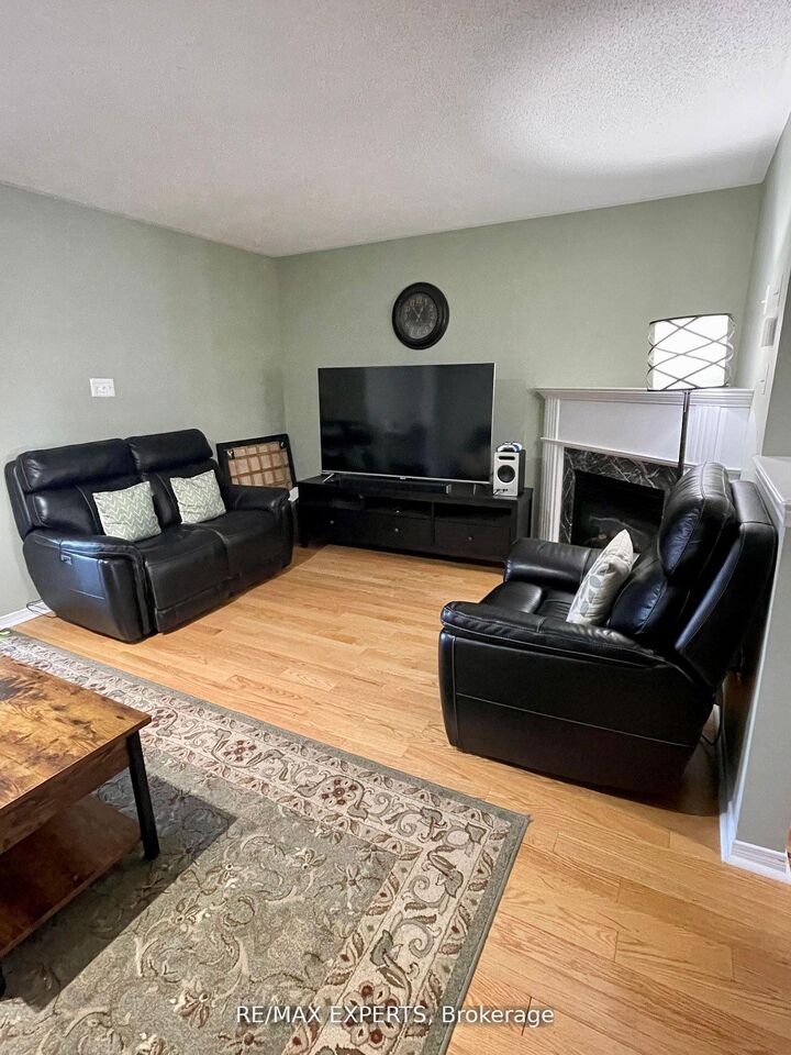 Property Photo: 3769 Nightstar Drive ON L5M 8A5
