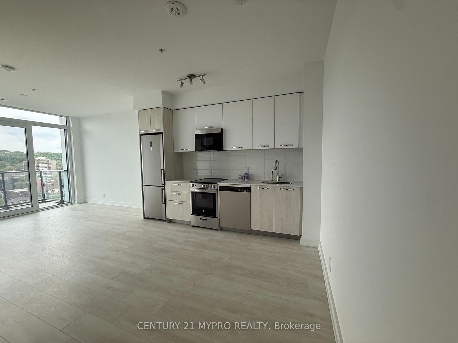 Property Photo:  75 James Street S 1708  ON L8P 2Y9 