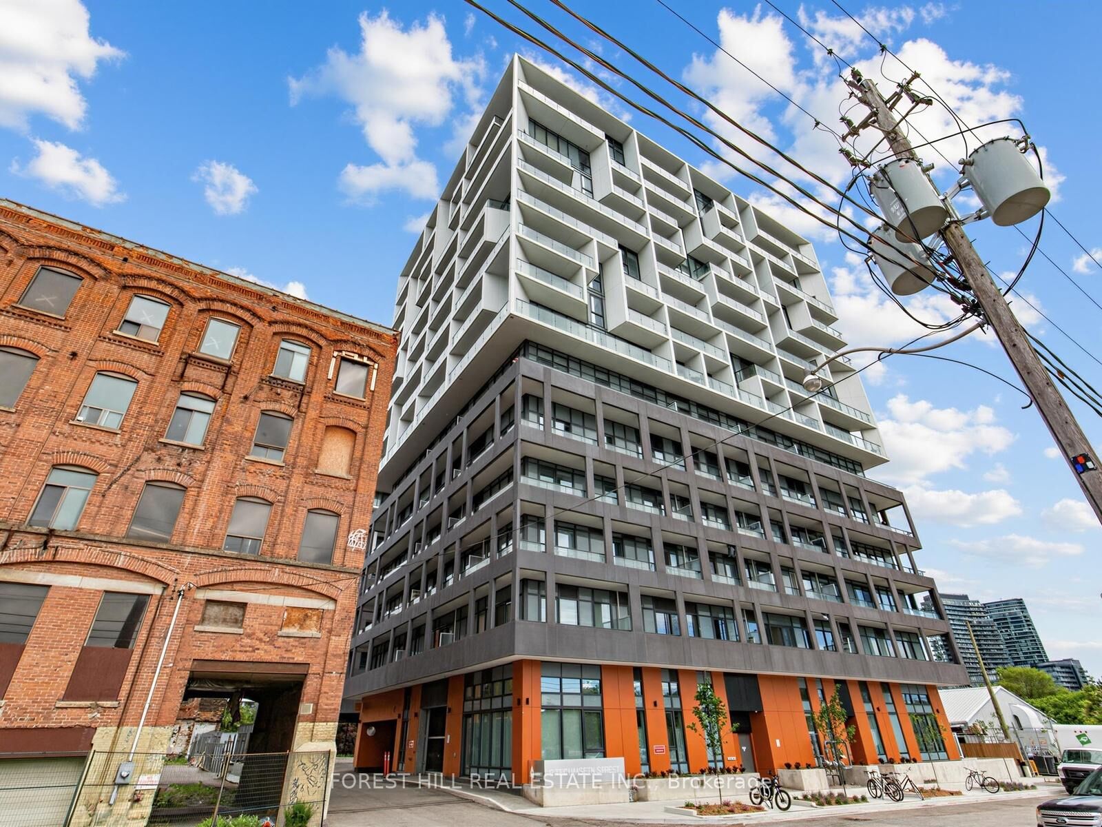 Property Photo: 9 Tecumseth Street 807 ON M5V 0S5