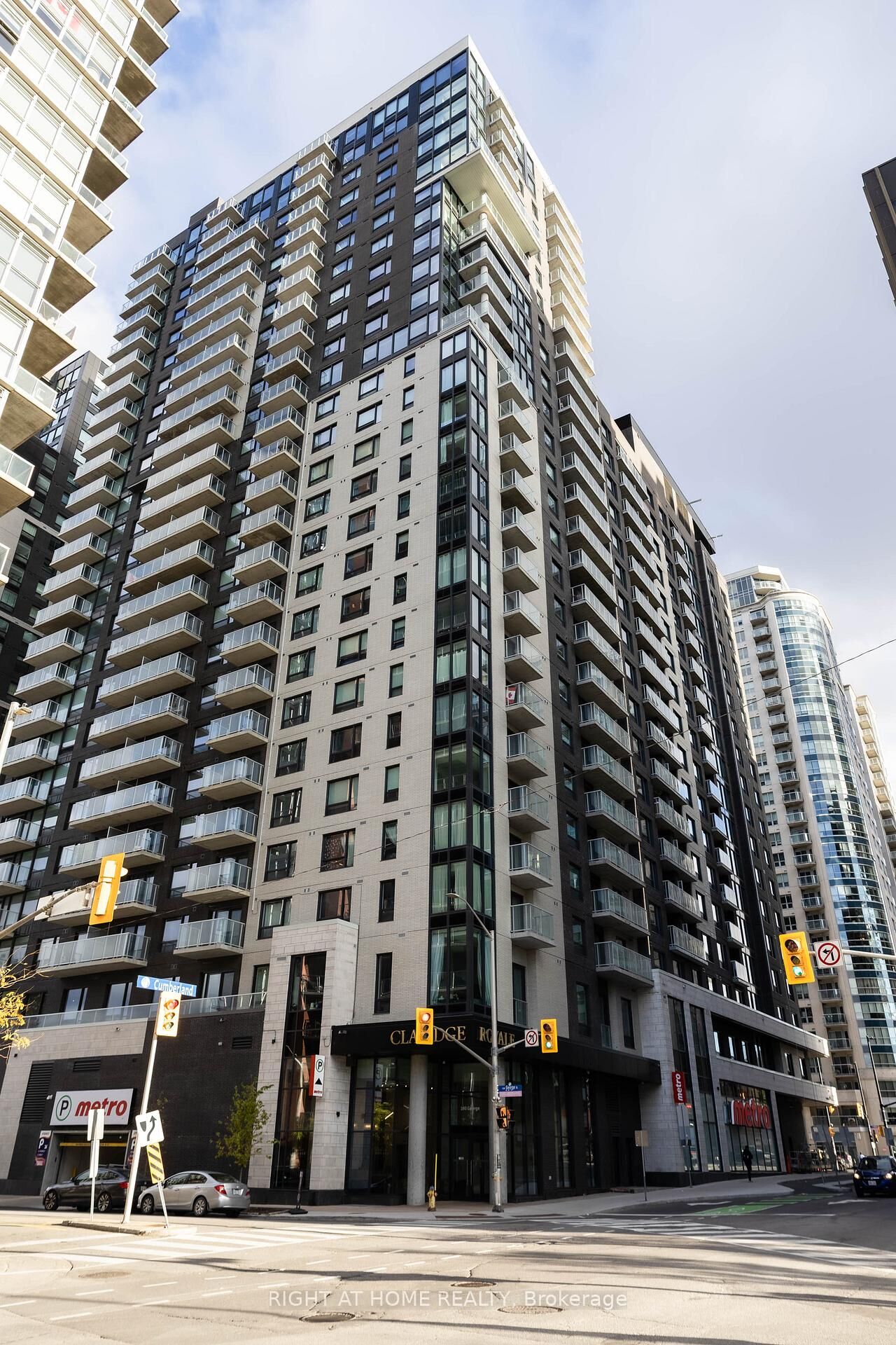 Property Photo:  180 George Street 2508  ON K1N 0G8 
