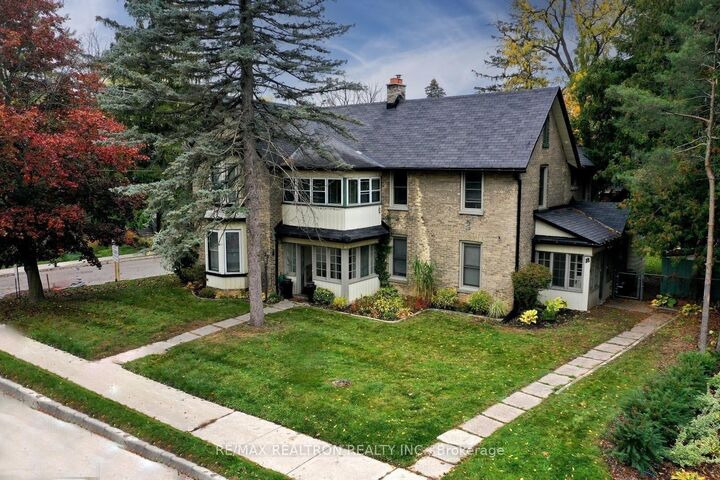 Property Photo: 18-20 Reuben Street ON L4G 2M2