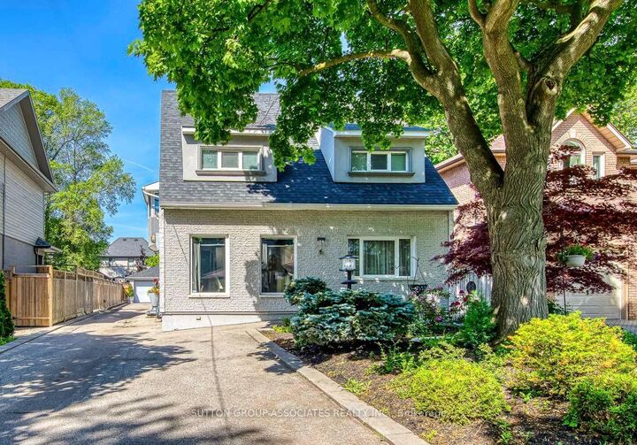 18 Martin Grove Road — photo 1
