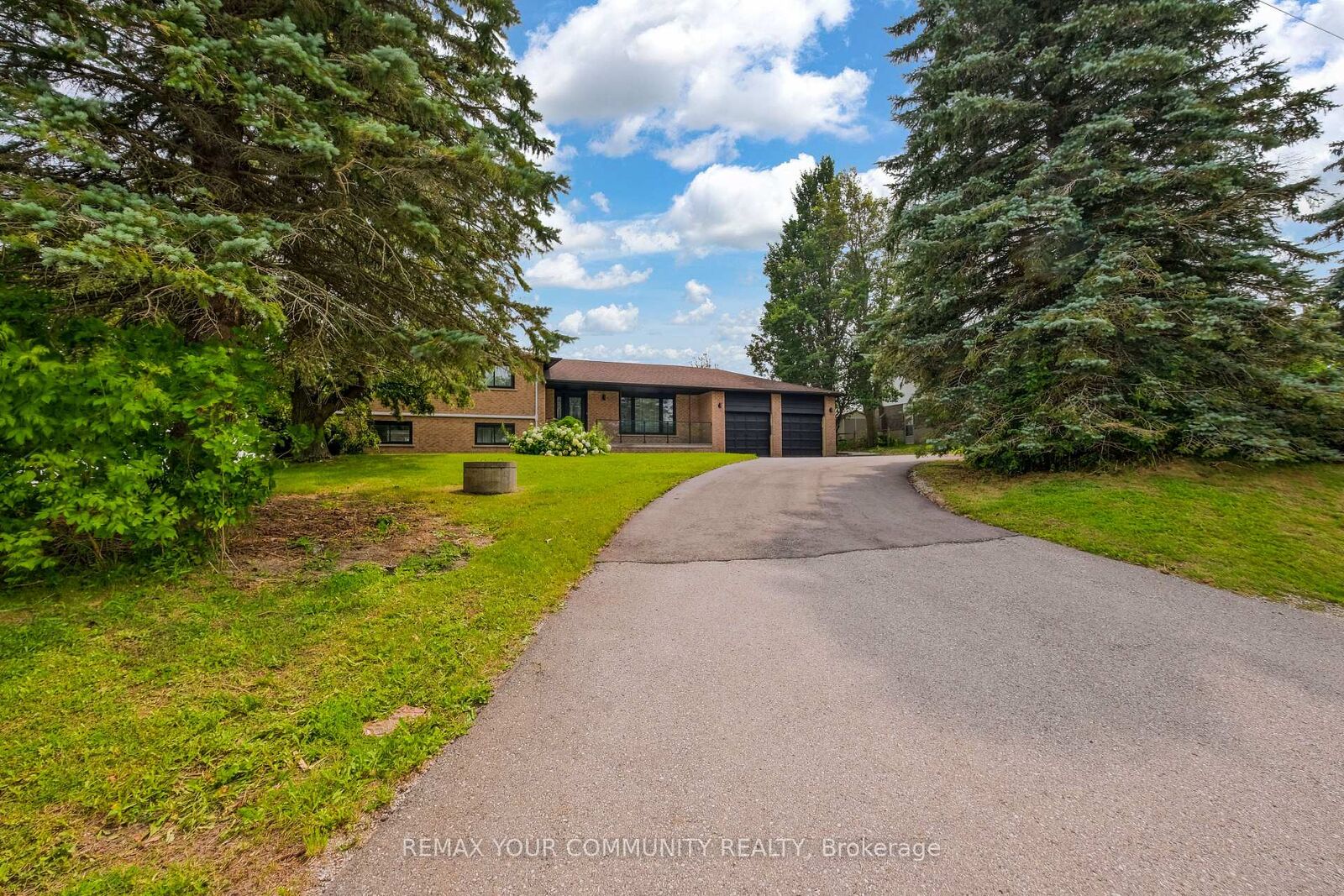 Property Photo: 3211 Eighth Line ON L3Z 3R6