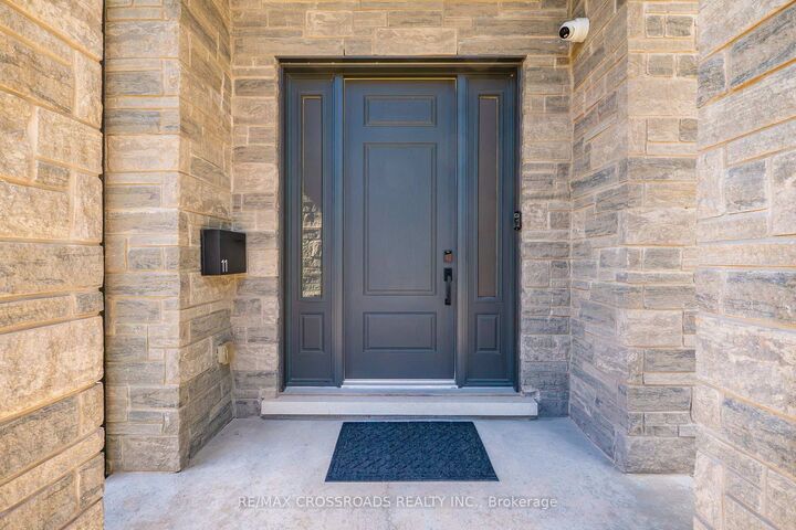 Property Photo: 11 Oakley Court ON L9G 1T6