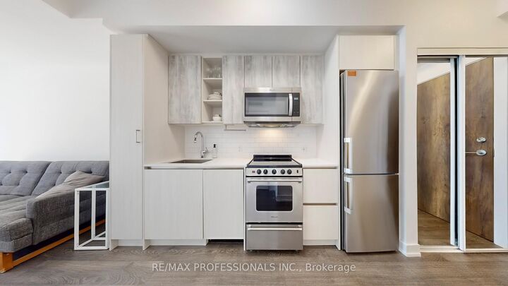 Property Photo: 251 Manitoba Street 504 ON M8Y 0C7
