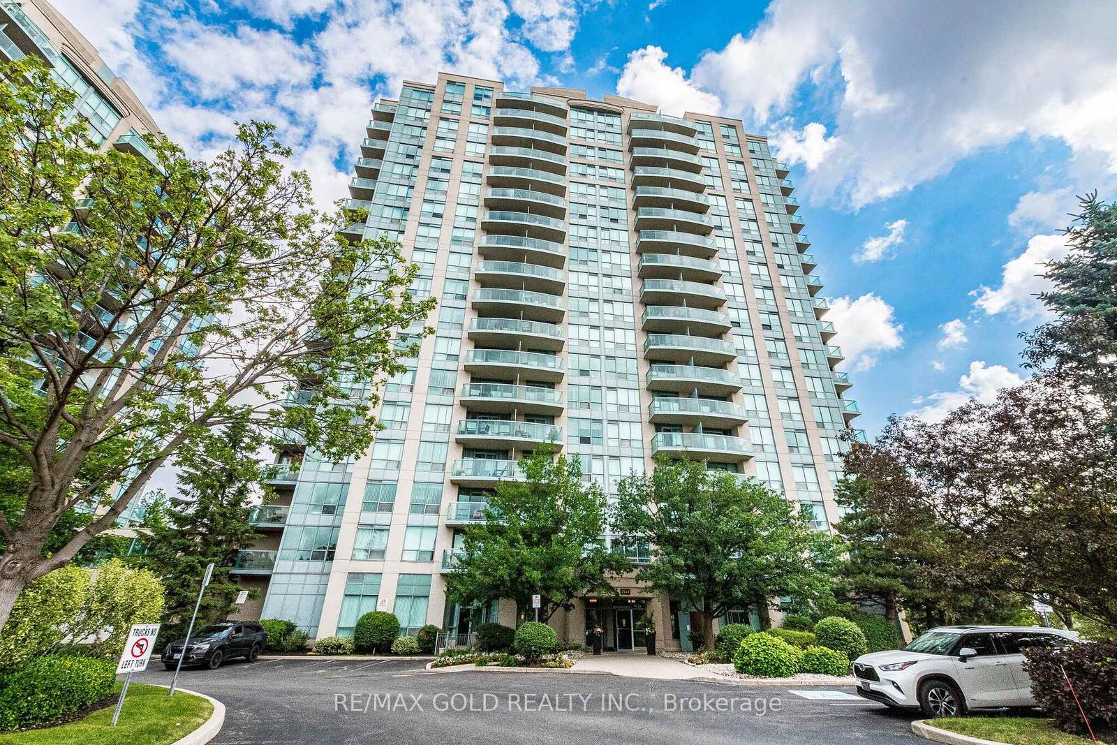 Property Photo: 2545 Erin Centre Boulevard 701 ON L5M 6Z9