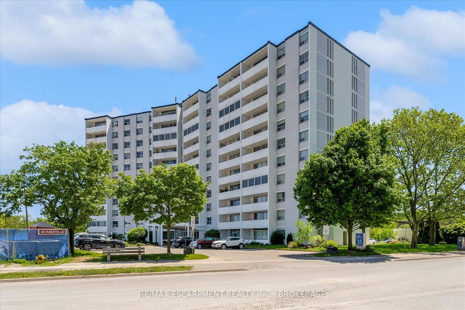 Property Photo: 35 Towering Heights Boulevard 1007 ON L2T 3G8