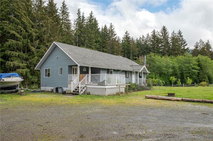 870 Sayward Rd — photo 1
