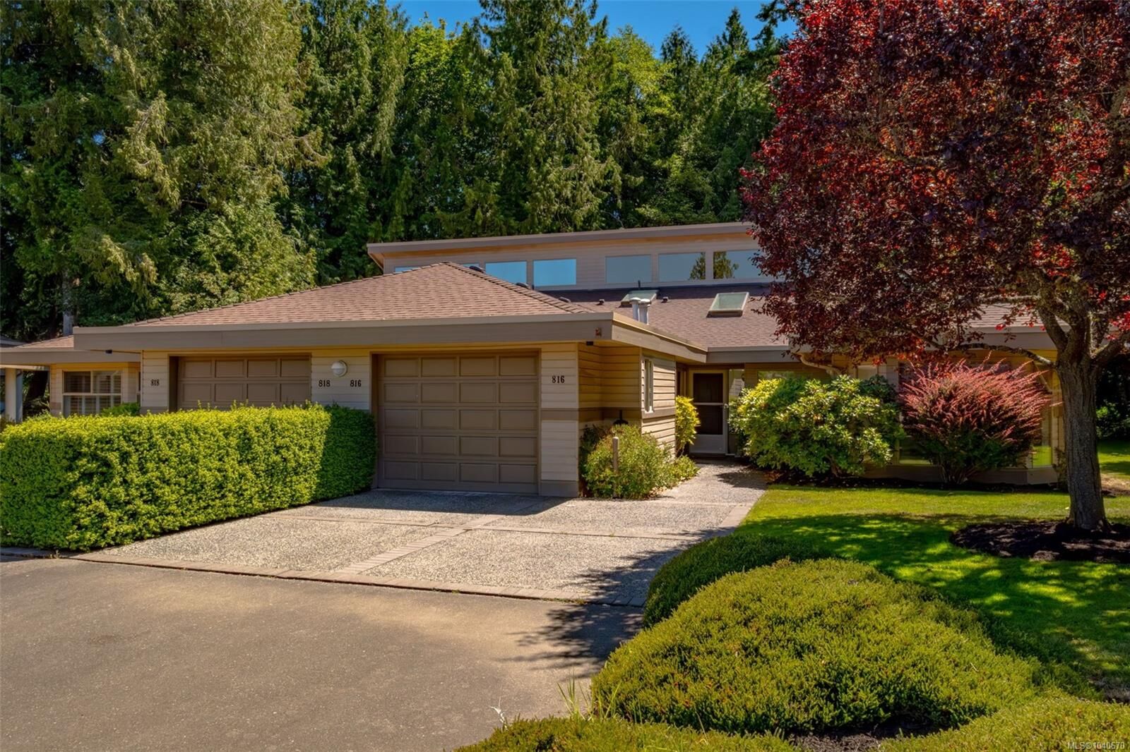 Property Photo: 816 Lakes Blvd BC V9P 2P8