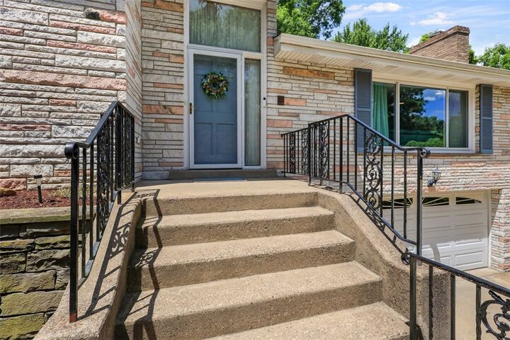 Property Photo:  6725 Verona Rd  PA 15147 