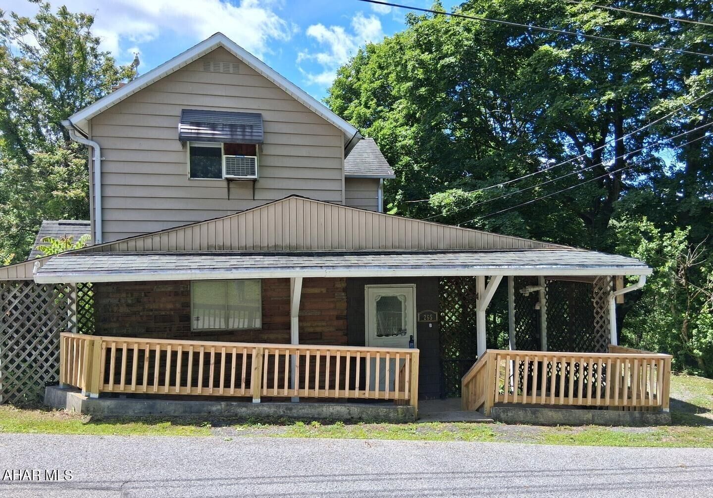 Property Photo: 265 View Street PA 15902