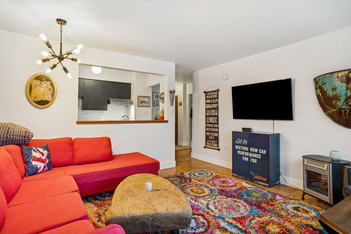 Property Photo: 1050 Chilco Street 204 BC V6G 2R8