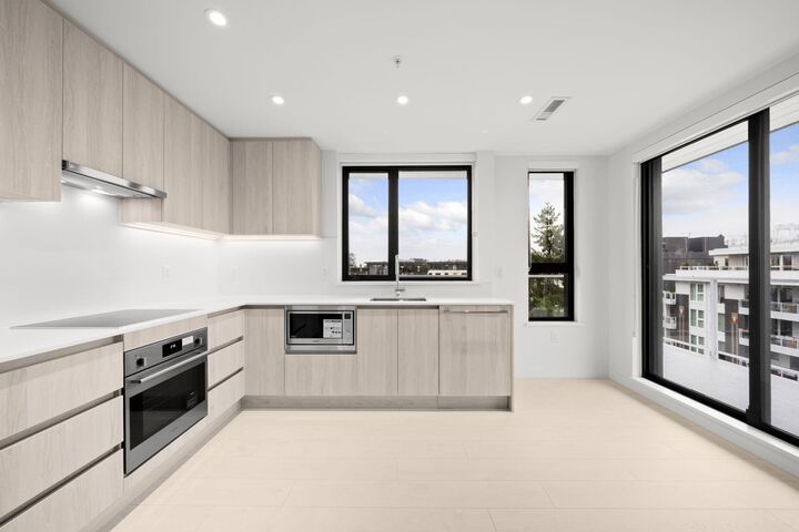 Property Photo: 4928 Quebec Street 503 BC V5W 0G6