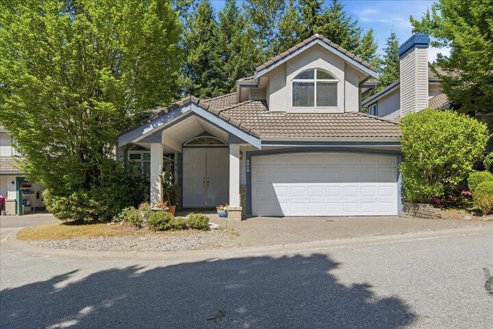 1594 Plateau Crescent — photo 1
