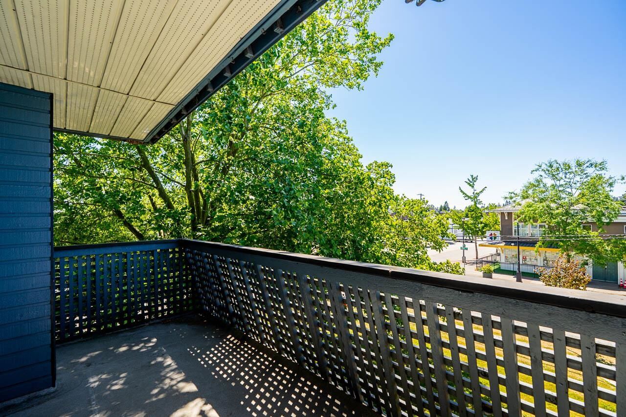 Property Photo: 17661 58A Avenue 207 BC V3S 1N4